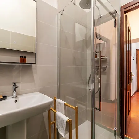 Brand New In The Heart Of Rome-for 5! * Rom