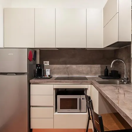 Brand New In The Heart Of Rome-for 5! Lägenhet Rom