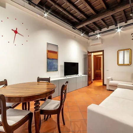 Brand New In The Heart Of Rome-for 5! * Rom